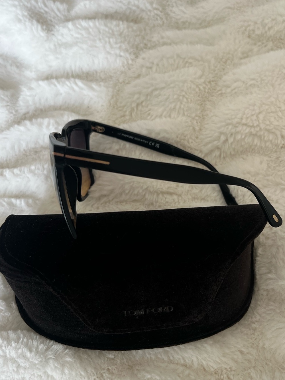 Tom Ford Black Frame Gradient Brown Lens Women's Sunglasses - Picture 2 of 2